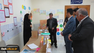 بازدید  دکتر ساکی معاون پژوهش و فن آوری دانشگاه فرهنگیان از نمایشگاه فعالیتهای فرهنگی و هنری دانشجویان