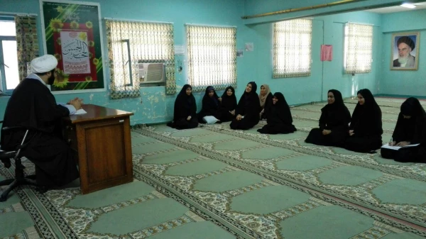 نشست نماینده نهاد رهبری با همکارارن اداری