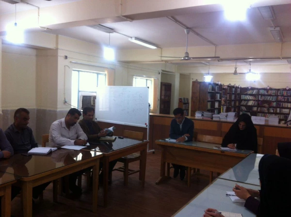 تشکیل جلسه شورای اداری پردیس فاطمه الزهرا (س)