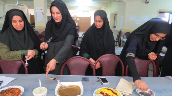 جشنواره غذاهای بومی محلی به مناسبت هفته خوابگاهها