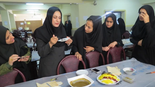 جشنواره غذاهای بومی محلی به مناسبت هفته خوابگاهها