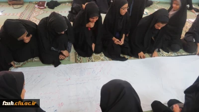 نگارش دلنوشته های دانشجویان بر روی پارچه به مناسبت هفته خوابگاهها