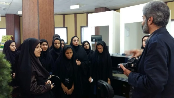 بازدید دانشجویان از اداره پست مرکزی به مناسبت روز پست