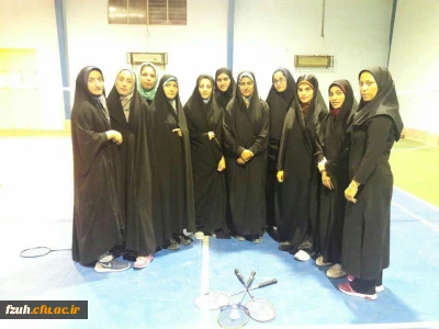 برگزاری مسابقات بدمینتون  و مسابقات بومی ، محلی جهت شادابی دانشجویان به مناسبت هفته تربیت بدنی و بهداشت روان