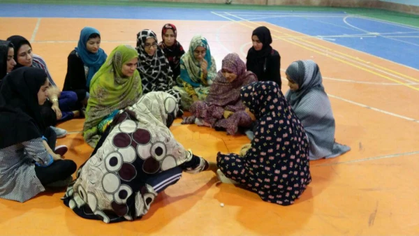 برگزاری مسابقات بدمینتون  و مسابقات بومی ، محلی به مناسبت هفته تربیت بدنی