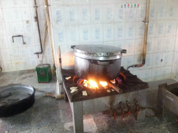 پخت اش نذری درقالب جشنواره ازشهادت تا ولادت حضرت زهرا س مورخ ٩٥/١٢/١٧