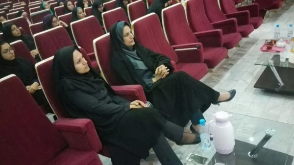 اکران و نقد  فیلم "نیمه پنهان "  در تاریخ 96/01/31