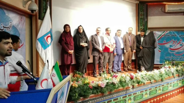 شرکت ریاست محترم پردیس و دبیرکانون هلال احمر در آیین پاسداشت سفیران مهردوست امور جوانان جمعیت هلال احمر استان هرمزگان