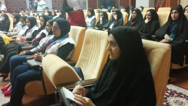 شرکت ریاست محترم پردیس و دبیرکانون هلال احمر در آیین پاسداشت سفیران مهردوست امور جوانان جمعیت هلال احمر استان هرمزگان