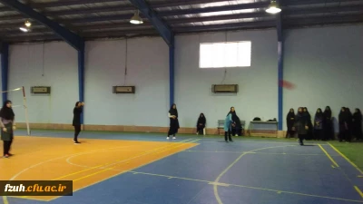 برگزاری مسابقات ورزشی دانشجو معلمان  در سالن ورزشی پردیس به مناسبت هفته تربیت بدنی