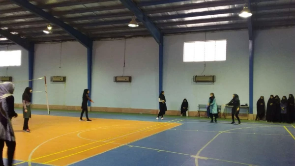 برگزاری مسابقات ورزشی دانشجو معلمان  در سالن ورزشی پردیس به مناسبت هفته تربیت بدنی