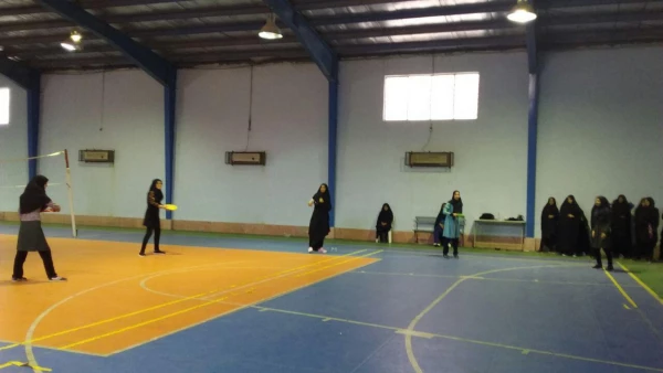 برگزاری مسابقات ورزشی دانشجو معلمان  در سالن ورزشی پردیس به مناسبت هفته تربیت بدنی