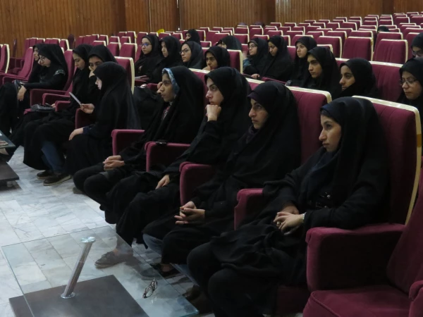 برگزاری جلسه توجیهی کارشناس پژوهش با دانشجویان در ساعت فرهنگی  در تاریخ  96/8/15 در سالن اجتماعات پردیس