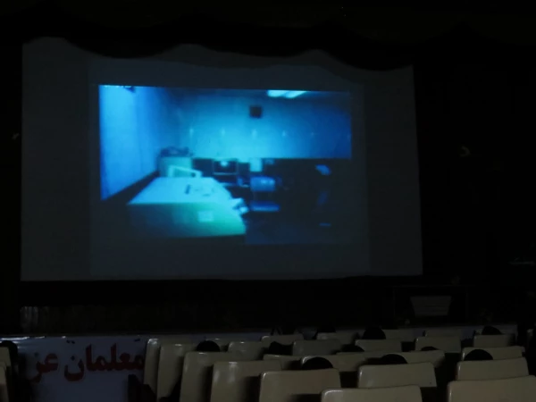 اکران مستند (نیمه شب 24 آوریل ) توسط بسیج دانشگاه در تاریخ 96 /8/15 در سالن اجتماعات پردیس