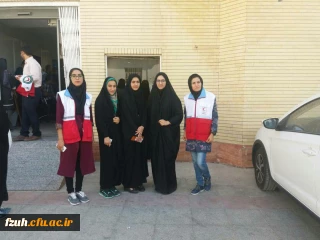 حضور اعضای کانون هلال احمر دانشگاه فرهنگیان در سازمان انتقال خون برای زلزله زدگان کرمانشاه