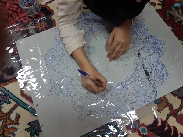 به همت کانون صنایع دستی و هنرهای تزیینی تصویرگری آیات قرآنی در مورخ ۲۳/ابان/۹۶ انجام شد.