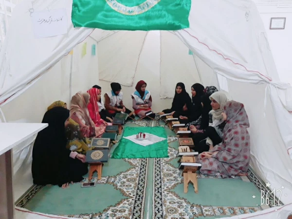 برگزاری جلسه ختم قرآن در طول هفته به مناسبت هفته قرآنی در  خیمه قرآنی