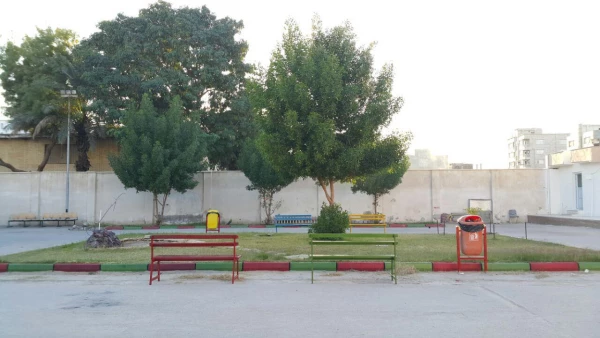 زیباسازی حیاط خوابگاه با مشارکت کانون محیط زیست و شورای صنفی