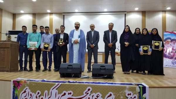 حضور دانشجو معلمان پردیس در نشست کتاب خوان