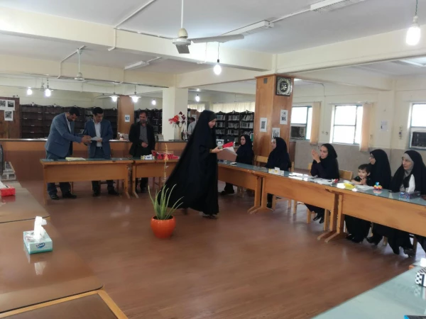 مراسم گرامیداشت میلاد حضرت فاطمه زهرا(س) و روز زن در پردیس فاطمه الزهرا با حضور گرم و صمیمی مدیریت امور پردیس ها ، معاونت توسعه و منابع انسانی و حراست محترم استان  2