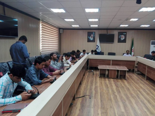 نشست توجیهی دانشجویان  در استفاده  از  اپلیکیشن پیمایش موبایلی  2
