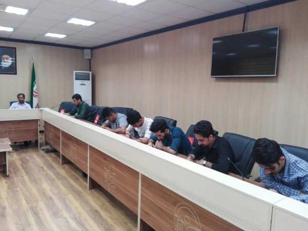 نشست توجیهی دانشجویان  در استفاده  از  اپلیکیشن پیمایش موبایلی  5