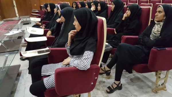 جلسه توجیهی کارشناس تغذیه با دانشجو معلمان  در مورد تغذیه سالم   3