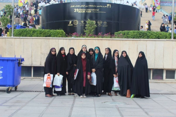 دیدار دانشجو معلمان با رهبر معظم انقلاب (مدظله العالی) در هفته بزرگداشت مقام معلم و بازدید از نمایشگاه کتاب تهران 2