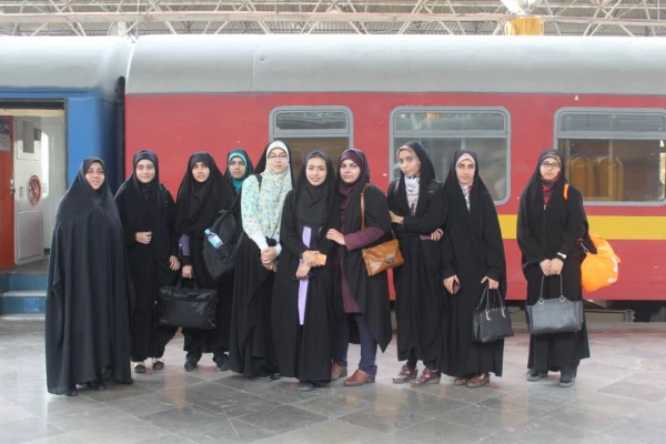 دیدار دانشجو معلمان با رهبر معظم انقلاب (مدظله العالی) در هفته بزرگداشت مقام معلم و بازدید از نمایشگاه کتاب تهران 2