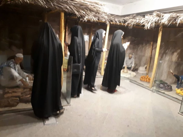 بازدید دانشجو معلمان از موزه مردم شناسی خلیج فارس به مناسبت هفته خوابگاهها  2