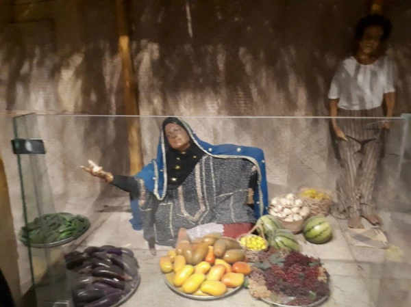 بازدید دانشجو معلمان از موزه مردم شناسی خلیج فارس به مناسبت هفته خوابگاهها  4