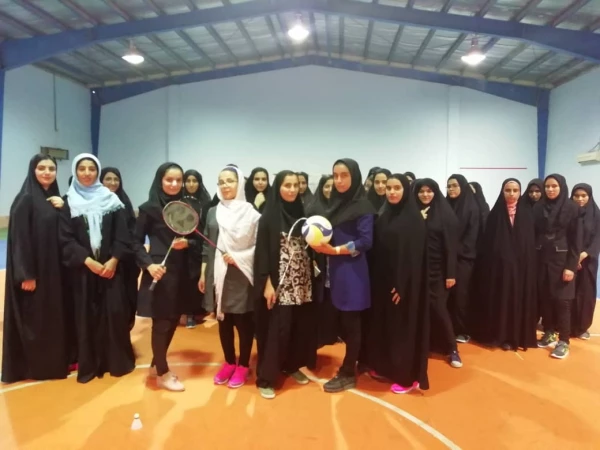 برگزاری مسابقات بدمینتون و آمادگی جسمانی به مناسبت هفته تربیت بدنی برای دانشجویان پردیس 2