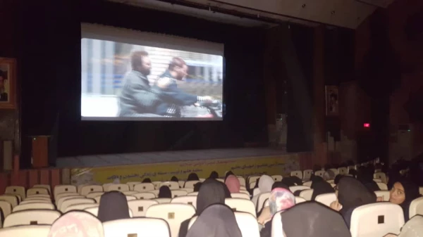 اکران فیلم  سینمایی هزار پا در کانون غدیر  2