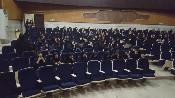 اکران فیلم  سینمایی هزار پا در کانون غدیر  3