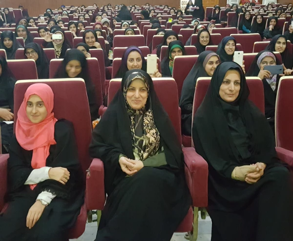 برگزاری مراسم گرامیداشت هفته وحدت در پردیس 9