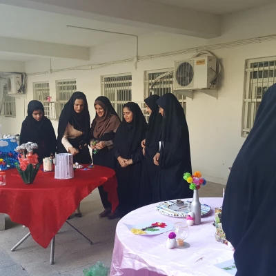 برپایی نمایشگاه صنایع دستی با استفاده از مواد دور ریختنی

 2