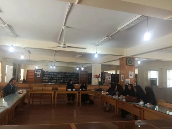 نشست هم اندیشی با اساتید پردیس پیرامون مسائل آموزشی و تربیتی 2