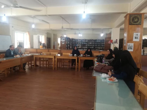 نشست هم اندیشی با اساتید پردیس پیرامون مسائل آموزشی و تربیتی 3