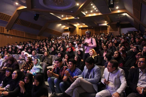 اولین جشنواره "انار گل" در دانشگاه هرمزگان برگزار شد
 2