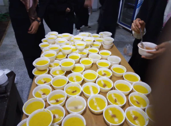 پخت شله زرد به مناسبت میلاد فاطمه زهرا س توسط نهاد رهبری و هیت مذهبی پردیس در روز سه شنبه مورخ ۹۷/۱۲/۷ در آشپزخانه پردیس 2