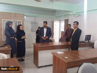 بازدید مدیریت پردیس های استان جناب آقای دکتر ضیایی و هیت همراه از نماز خانه و کارگاه کامپیوتر