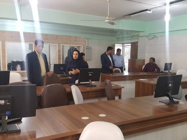 بازدید مدیریت پردیس های استان جناب آقای دکتر ضیایی و هیت همراه از نماز خانه و کارگاه کامپیوتر 3