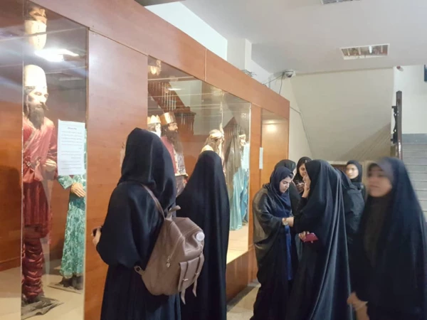 بازدید دانشجو معلمان پردیس از موزه مردم شناسی 3