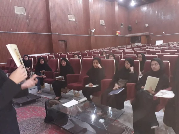 نشست کتابخوان
کتاب حجره ی پریا نویسنده محمدرضا حدادپور 3