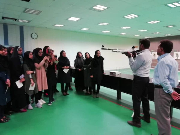 آموزش تیراندازی با تپانچه و تفنگ در سالن مجهز و استاندارد تیراندازی شرکت انتقال گاز به مناسبت هفته تربیت بدنی 4