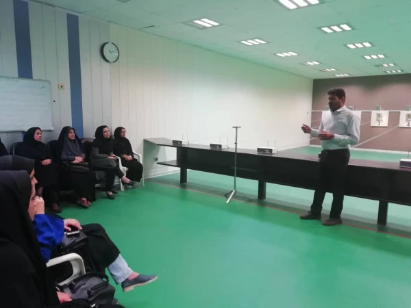 آموزش تیراندازی با تپانچه و تفنگ در سالن مجهز و استاندارد تیراندازی شرکت انتقال گاز به مناسبت هفته تربیت بدنی 5