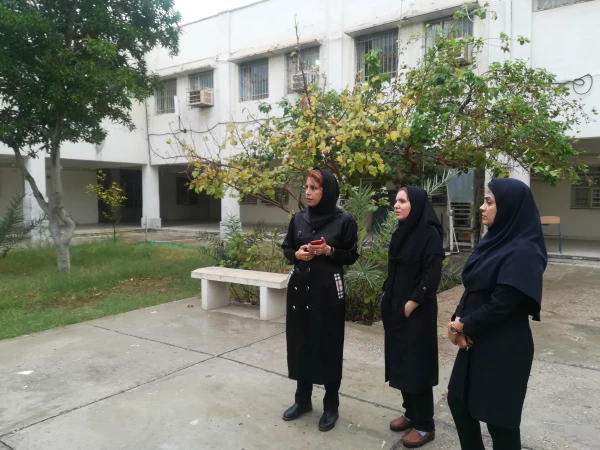 همکاری کارشناسان محیط زیست و فضای سبز با پردیس فاطمه الزهرا (س)جهت احیای فضای سبز و اهدای نهال به آن دانشگاه 3