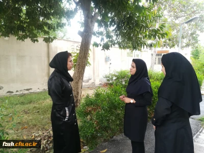 همکاری کارشناسان محیط زیست و فضای سبز با پردیس فاطمه الزهرا (س)جهت احیای فضای سبز و اهدای نهال به آن دانشگاه