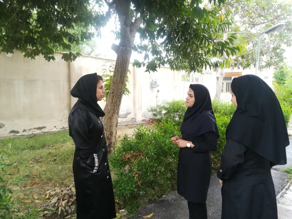 همکاری کارشناسان محیط زیست و فضای سبز با پردیس فاطمه الزهرا (س)جهت احیای فضای سبز و اهدای نهال به آن دانشگاه 4