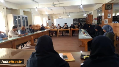 جلسه مسول نهاد رهبری دانشگاه های استان با همکاران و دبیران تشکل ها و انجمن ها ی پردیس